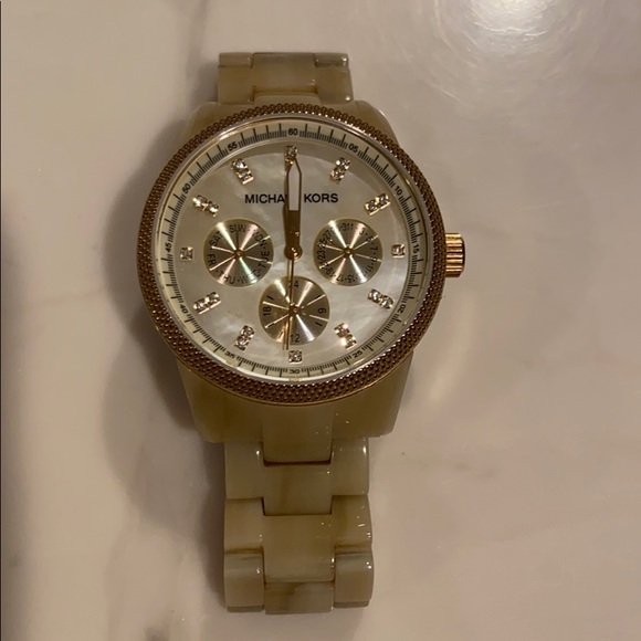 Michael Kors Mother of Pearl gold tone watch - Picture 2 of 7